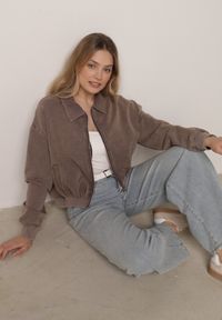 Born2be - Beżowa Bawełniana Bluza Bomberka o Kroju Oversize z Kołnierzem Viminala. Okazja: na co dzień. Kolor: beżowy. Materiał: bawełna. Styl: casual #1