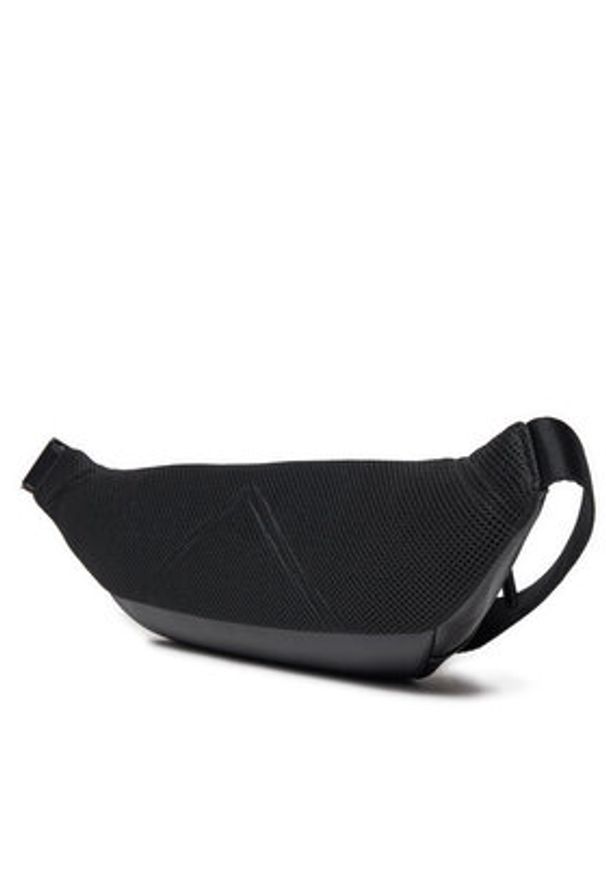 Calvin Klein Saszetka nerka K50K512538 Czarny. Kolor: czarny. Materiał: skóra