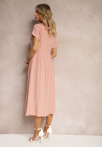 Renee - Ciemnoróżowa Sukienka Koszulowa z Lnem i Wiskozą Jucilla. Kolor: różowy. Materiał: wiskoza, len. Sezon: lato. Typ sukienki: koszulowe