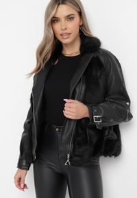 Born2be - Czarna Kurtka z Imitacji Skóry Ozdobiona Futerkiem Coumballe. Kolor: czarny. Materiał: skóra, futro. Wzór: aplikacja #5