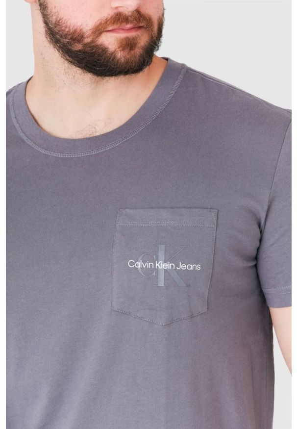 Calvin Klein - CALVIN KLEIN JEANS Szary t-shirt męski z logo. Kolor: szary. Materiał: jeans