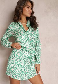Renee - Zielona Sukienka Kopertowa z Wiązaniem i Wzorzystym Printem Mildsmith. Kolor: zielony. Materiał: materiał. Wzór: nadruk. Typ sukienki: kopertowe #2