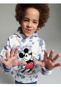 Reserved - Bluza z kapturem Mickey Mouse - złamana biel. Typ kołnierza: kaptur. Kolor: kremowy. Materiał: bawełna, dzianina. Wzór: motyw z bajki #1