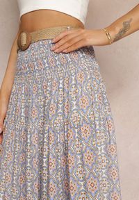 Renee - Niebieska Rozkloszowana Spódnica Maxi z Falbaną i Plecionym Paskiem Rahaf. Kolor: niebieski. Długość: długie. Styl: boho #4