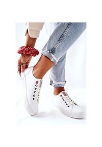 Damskie Trampki Cross Jeans II2R4004C Białe. Kolor: biały. Materiał: materiał, skóra. Styl: klasyczny #2