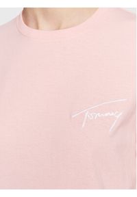 Tommy Jeans T-Shirt Signature DW0DW12940 Różowy Relaxed Fit. Kolor: różowy. Materiał: bawełna #4