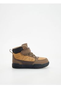 Reserved - Sneakersy z łączonych materiałów - brązowy. Kolor: brązowy. Materiał: materiał. Styl: sportowy