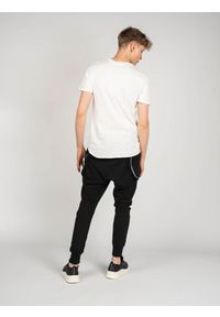 Xagon Man T-Shirt | P22082 V5 8300 | Mężczyzna | Biały. Okazja: na co dzień. Kolor: biały. Materiał: bawełna, elastan. Długość: długie. Styl: casual