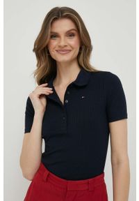 TOMMY HILFIGER - Tommy Hilfiger polo damski kolor granatowy. Typ kołnierza: polo. Kolor: niebieski. Materiał: materiał, dzianina, prążkowany. Długość: krótkie #1