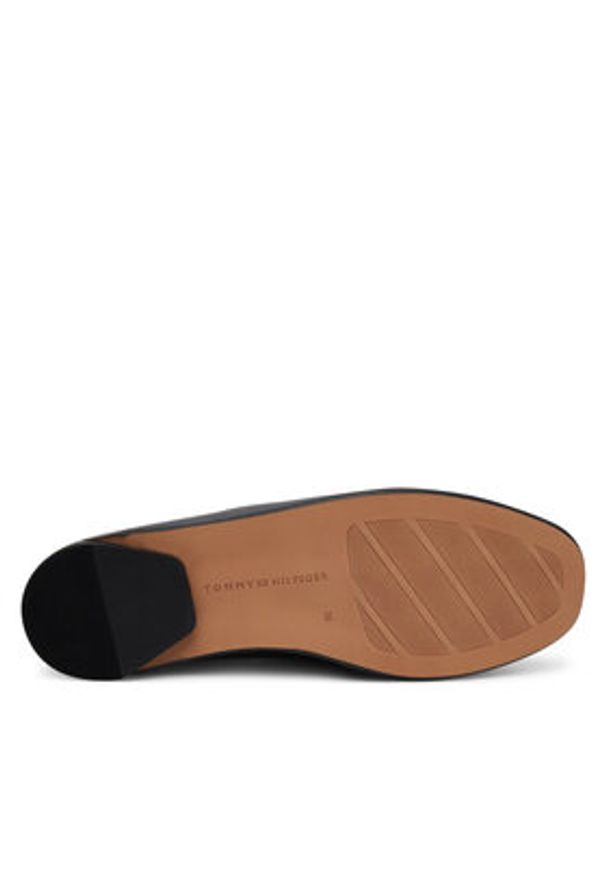 TOMMY HILFIGER - Tommy Hilfiger Półbuty Soft Leather Squared Toe Loafer FW0FW08412 Czarny. Kolor: czarny. Materiał: skóra