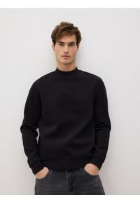 Reserved - Bluza ze stójką - czarny. Typ kołnierza: kołnierzyk stójkowy. Kolor: czarny. Materiał: bawełna, dzianina