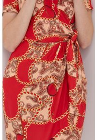 Marciano Guess sukienka kolor czerwony mini rozkloszowana. Kolor: czerwony. Materiał: tkanina. Długość rękawa: krótki rękaw. Typ sukienki: rozkloszowane. Długość: mini #4
