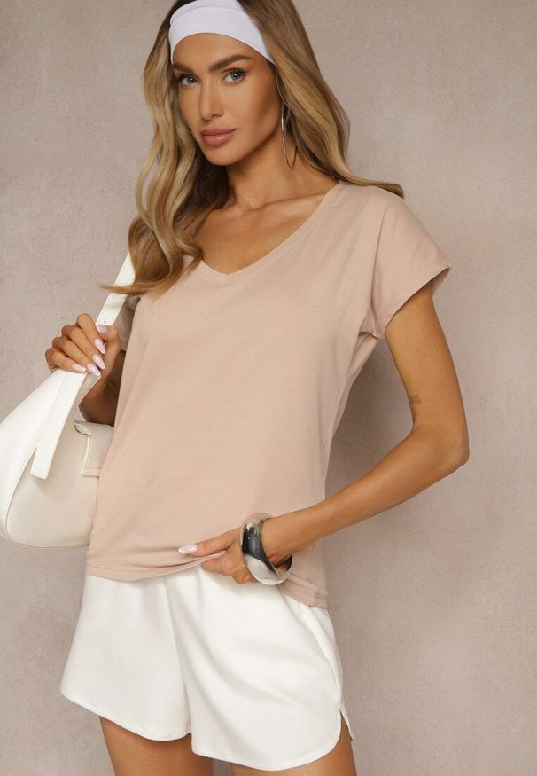 Renee - Beżowy T-shirt z Bawełny z Dekoltem w Serek Linithiela. Okazja: na co dzień. Typ kołnierza: dekolt w serek. Kolor: beżowy. Materiał: bawełna. Styl: casual