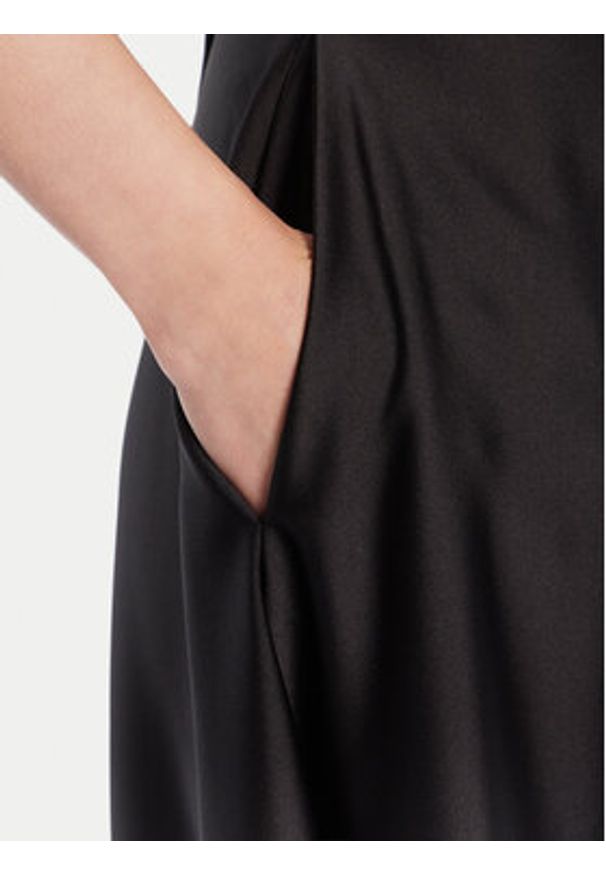 Rinascimento Spódnica trapezowa CFC0125080003 Czarny Regular Fit. Kolor: czarny. Materiał: syntetyk