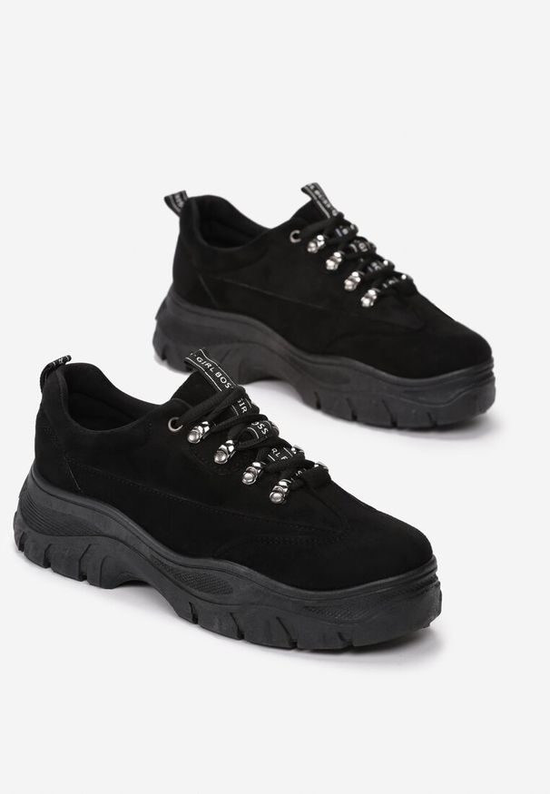 Born2be - Czarne Zamszowe Sneakersy Merellien. Wysokość cholewki: przed kostkę. Kolor: czarny. Materiał: zamsz. Szerokość cholewki: normalna. Wzór: aplikacja