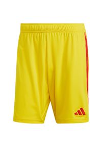 Adidas - Spodenki piłkarskie męskie adidas Tiro 23 League. Kolor: wielokolorowy, żółty, czerwony. Sport: piłka nożna