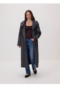 Reserved - Gładki top - brązowy. Kolor: brązowy. Materiał: dzianina. Wzór: gładki