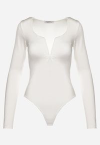 Born2be - Białe Body z Wcięciem na Dekolcie i Długimi Rękawami Devereua. Okazja: na co dzień, do pracy. Typ kołnierza: dekolt w kształcie V. Kolor: biały. Materiał: jeans, skóra. Długość rękawa: długi rękaw. Długość: długie. Styl: elegancki, casual #5