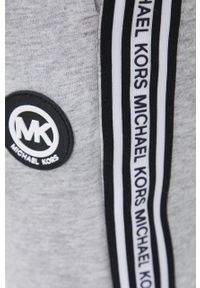 Michael Kors spodnie CS250QB5MF męskie kolor szary z aplikacją. Kolor: szary. Materiał: dzianina. Wzór: aplikacja #4