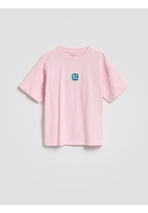 Reserved - Bawełniany t-shirt z aplikacją - pastelowy róż. Kolor: różowy. Materiał: bawełna. Wzór: aplikacja
