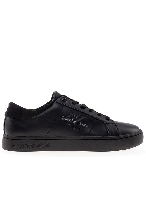 Buty Calvin Klein Jeans Classic Cupsole Low Laceup Leather YM0YM00864-0GT - czarne. Okazja: na co dzień. Zapięcie: sznurówki. Kolor: czarny. Materiał: jeans. Szerokość cholewki: normalna. Wzór: aplikacja. Obcas: na platformie