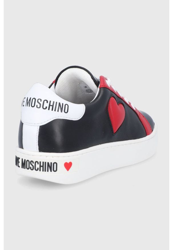 Love Moschino Buty kolor czarny na płaskiej podeszwie. Zapięcie: sznurówki. Kolor: czarny. Materiał: guma. Obcas: na płaskiej podeszwie