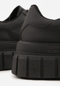 Renee - Czarne Sneakersy VICES na Tłoczonej Podeszwie w Stylu Chunky Myninis. Okazja: na co dzień. Kolor: czarny. Materiał: skóra, koronka. Obcas: na platformie #2