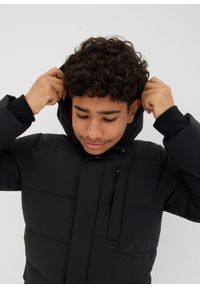 bonprix - Pikowana parka ze sportowymi detalami i kapturem. Kolor: czarny. Sezon: zima. Styl: sportowy #3