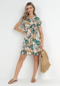 Born2be - Zielona Sukienka Koszulowa Mini Wiązana w Pasie Zoltia. Kolor: zielony. Długość rękawa: krótki rękaw. Wzór: aplikacja, motyw zwierzęcy. Typ sukienki: koszulowe. Długość: mini #4