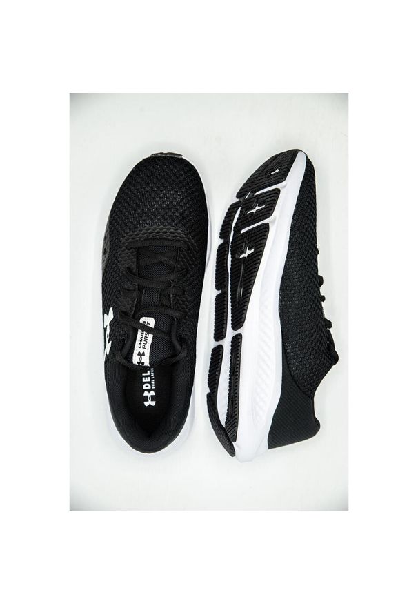 Buty do biegania męskie, Under Armour Charged Pursuit 3. Zapięcie: sznurówki. Kolor: biały, czarny, wielokolorowy. Materiał: syntetyk, tkanina, materiał. Szerokość cholewki: normalna