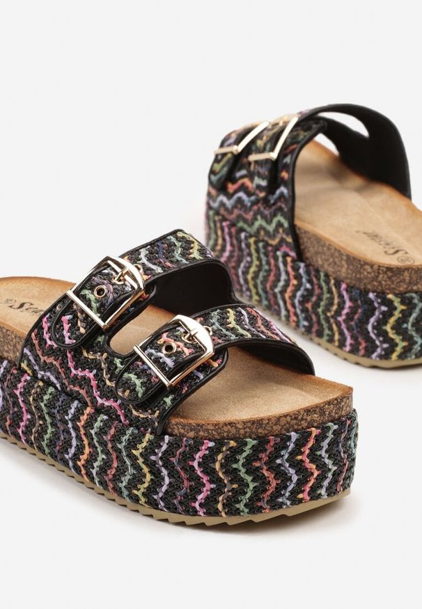 Born2be - Czarne Klapki z Plecionki na Platformie w Geometryczny Wzór Fevonelle. Okazja: na spacer. Kolor: czarny. Materiał: jeans. Wzór: geometria. Obcas: na platformie. Styl: elegancki