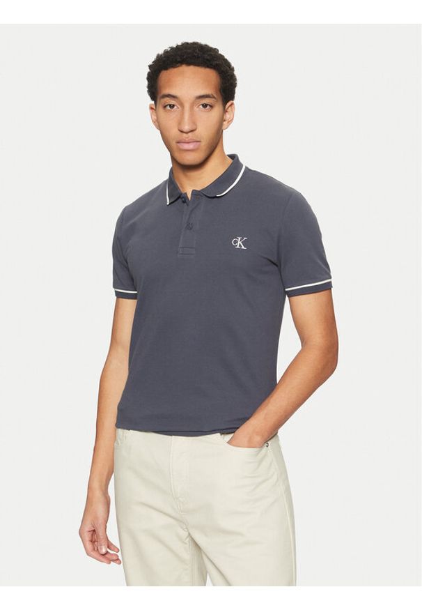 Calvin Klein Jeans Polo J30J315603 Granatowy Slim Fit. Typ kołnierza: polo. Kolor: niebieski. Materiał: bawełna