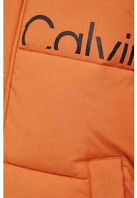 Calvin Klein Jeans kurtka męska kolor pomarańczowy zimowa. Kolor: pomarańczowy. Materiał: włókno, materiał. Wzór: nadruk. Sezon: zima #7