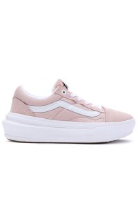 Buty Vans Old Skool Overt ComfyCush VN0A7Q5EBQL1 - różowe. Zapięcie: sznurówki. Kolor: różowy. Materiał: zamsz, guma. Szerokość cholewki: normalna. Obcas: na platformie. Model: Vans Old Skool