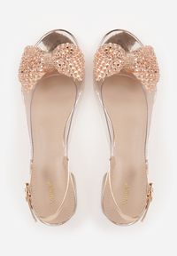 Born2be - Szampańskie Sandały VICES na Słupku ze Sprzączką i Ozdobną Kokardką Orinvia. Okazja: na co dzień. Zapięcie: sprzączka. Kolor: złoty. Materiał: jeans. Obcas: na słupku. Styl: casual, klasyczny, elegancki #2