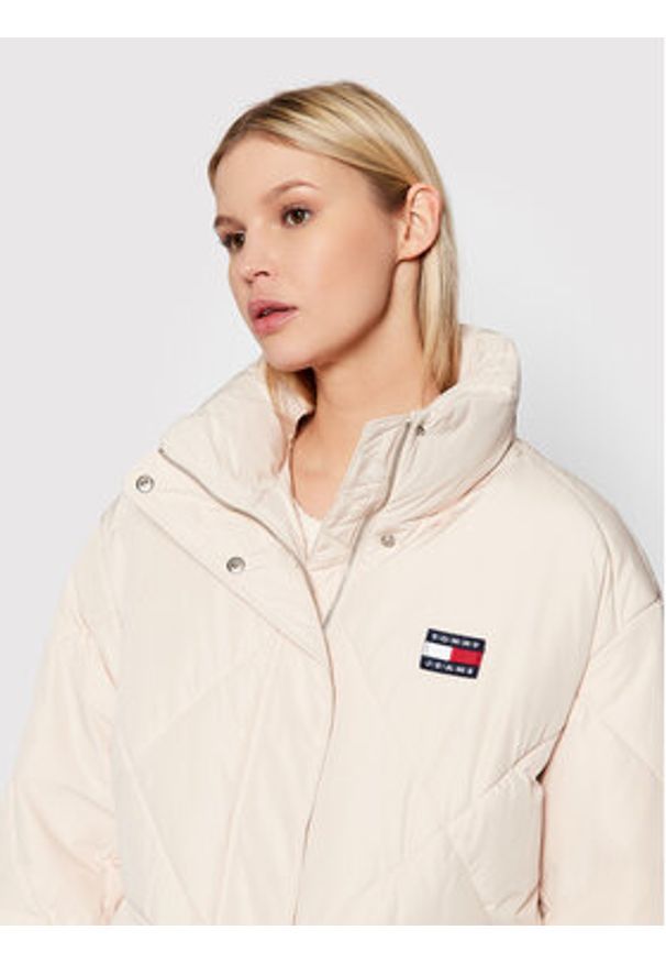 Tommy Jeans Kurtka zimowa Longline Fashion DW0DW11107 Beżowy Regular Fit. Kolor: beżowy. Materiał: syntetyk. Sezon: zima