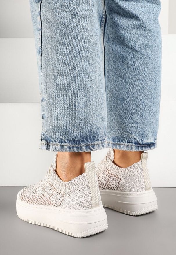 Born2be - Beżowe Sneakersy Ażurowe na Grubej Podeszwie Isodisa. Okazja: na co dzień. Kolor: beżowy. Materiał: jeans. Wzór: ażurowy. Sezon: lato