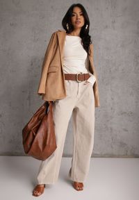 Renee - Beżowy Marszczona Bluzka z Wiskozą i Bawełną Trihal. Okazja: na co dzień. Kolor: beżowy. Materiał: wiskoza, bawełna. Styl: casual #4