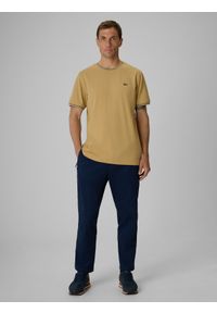 4f - 4F T-shirt regular gładki męski - beżowy M. Okazja: na co dzień. Kolor: beżowy. Materiał: bawełna, dzianina. Wzór: gładki. Styl: casual #2