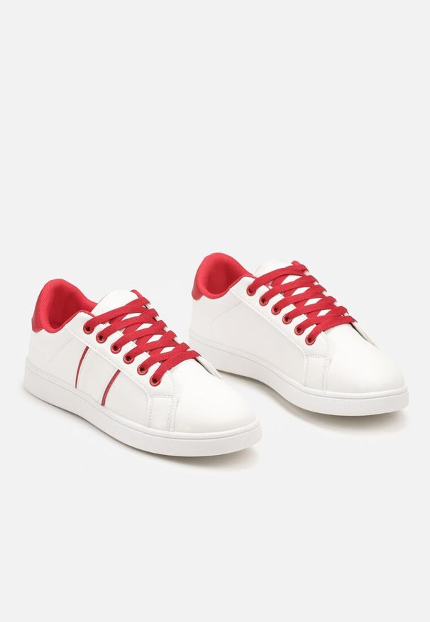 Renee - Biało-Czerwone Sznurowane Sneakersy na Płaskiej Podeszwie Wykończone Paskami Elinela. Nosek buta: okrągły. Zapięcie: pasek. Kolor: biały. Materiał: materiał. Obcas: na płaskiej podeszwie. Wysokość obcasa: niski
