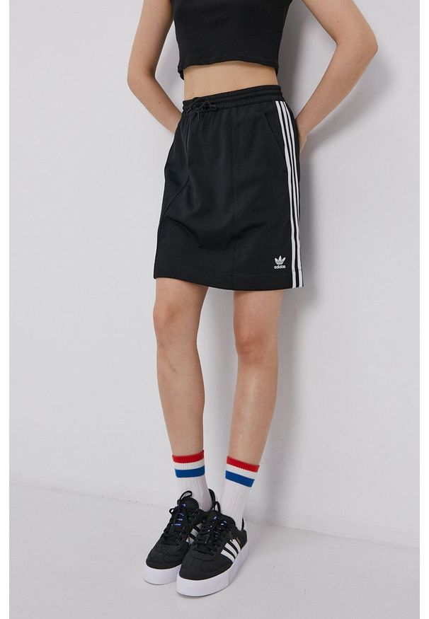 adidas Originals - Spódnica. Okazja: na co dzień. Stan: podwyższony. Kolor: czarny. Styl: casual