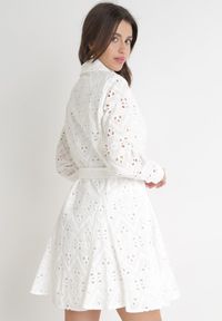 Born2be - Biała Ażurowa Sukienka Bawełniana z Wiązanym Paskiem Ilerah. Kolor: biały. Materiał: bawełna. Wzór: ażurowy. Styl: boho #4