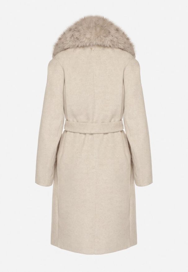 Born2be - Beżowy Płaszcz Wiązany w Talii z Futrzanym Kołnierzem i Kieszeniami Perrie. Okazja: na co dzień. Kolor: beżowy. Materiał: futro. Styl: casual, elegancki