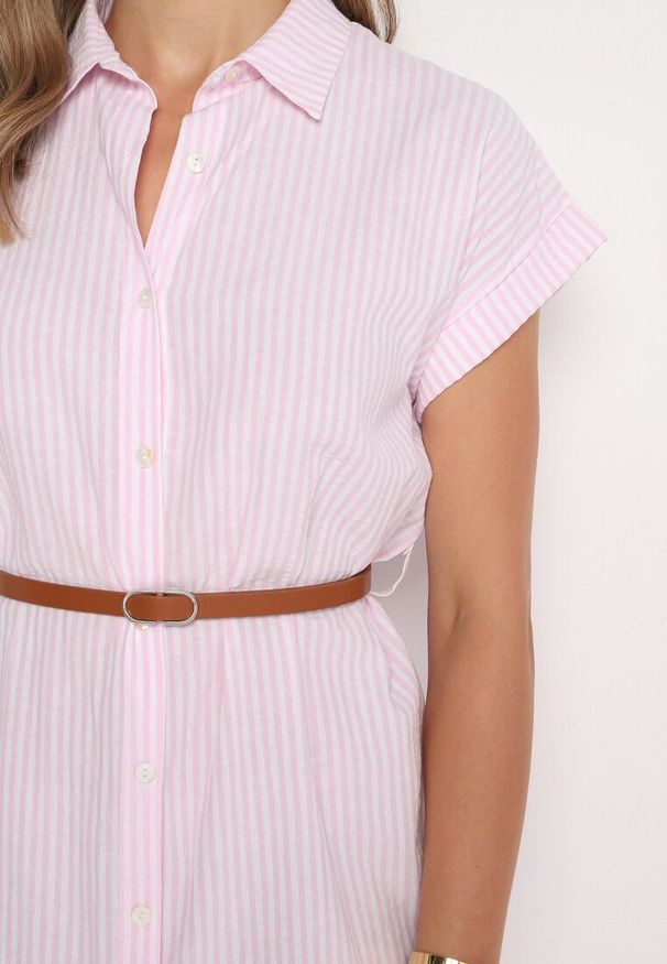 Born2be - Różowa Bawełniana Sukienka Koszulowa z Krótkim Rękawem i Paskiem w Talii Nulefia. Kolor: różowy. Materiał: bawełna. Długość rękawa: krótki rękaw. Typ sukienki: koszulowe. Styl: klasyczny, elegancki