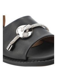 Sandały damskie Artiker, cholewka ze skóry naturalnej licowej pasek wokół kostki z regulacją na klamrę, czarne, 58C1606. Zapięcie: klamry. Kolor: czarny. Materiał: skóra #3