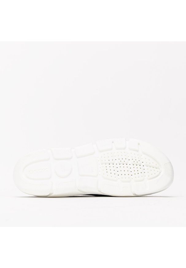 Geox - Buty sportowe GEOX J Aril B. A (J02DMA 0006K C9999). Okazja: na co dzień. Kolor: czarny. Materiał: dresówka, materiał, guma, jeans. Szerokość cholewki: normalna