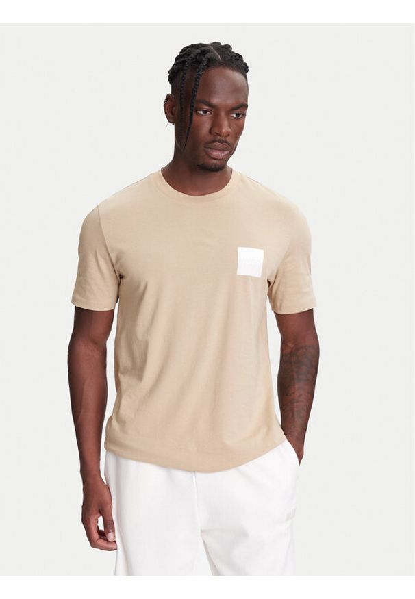 Hugo - HUGO T-Shirt Dapusi 50544458 Beżowy Regular Fit. Kolor: beżowy. Materiał: bawełna