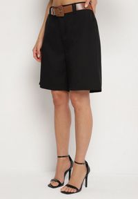 Born2be - Czarne Eleganckie Szorty z Wiskozą z Dodatkowym Paskiem z Klamrą Aranielle. Okazja: na co dzień, na spotkanie biznesowe. Stan: podwyższony. Kolor: czarny. Materiał: wiskoza. Styl: elegancki