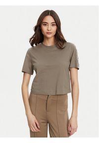 Guess T-Shirt V3RI08 I3Z14 Brązowy Regular Fit. Kolor: brązowy. Materiał: bawełna