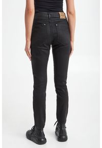Marella Sport - Jeansy damskie woskowane Slogan MARELLA SPORT. Styl: sportowy #4